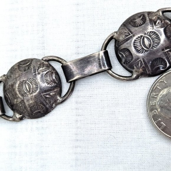 VINTAGE ~ AUTHENTIC CONCHO BELT ~ TEPEES & SUNBURSTS ~ 44.5" ~ OLD PAWN SILVER - Picture 13 of 14